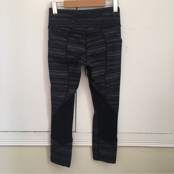 LULULEMON Pace Rival Crop Cyber Stripe Naval Blue Black / Black Sz 4 - Picture 5 of 8